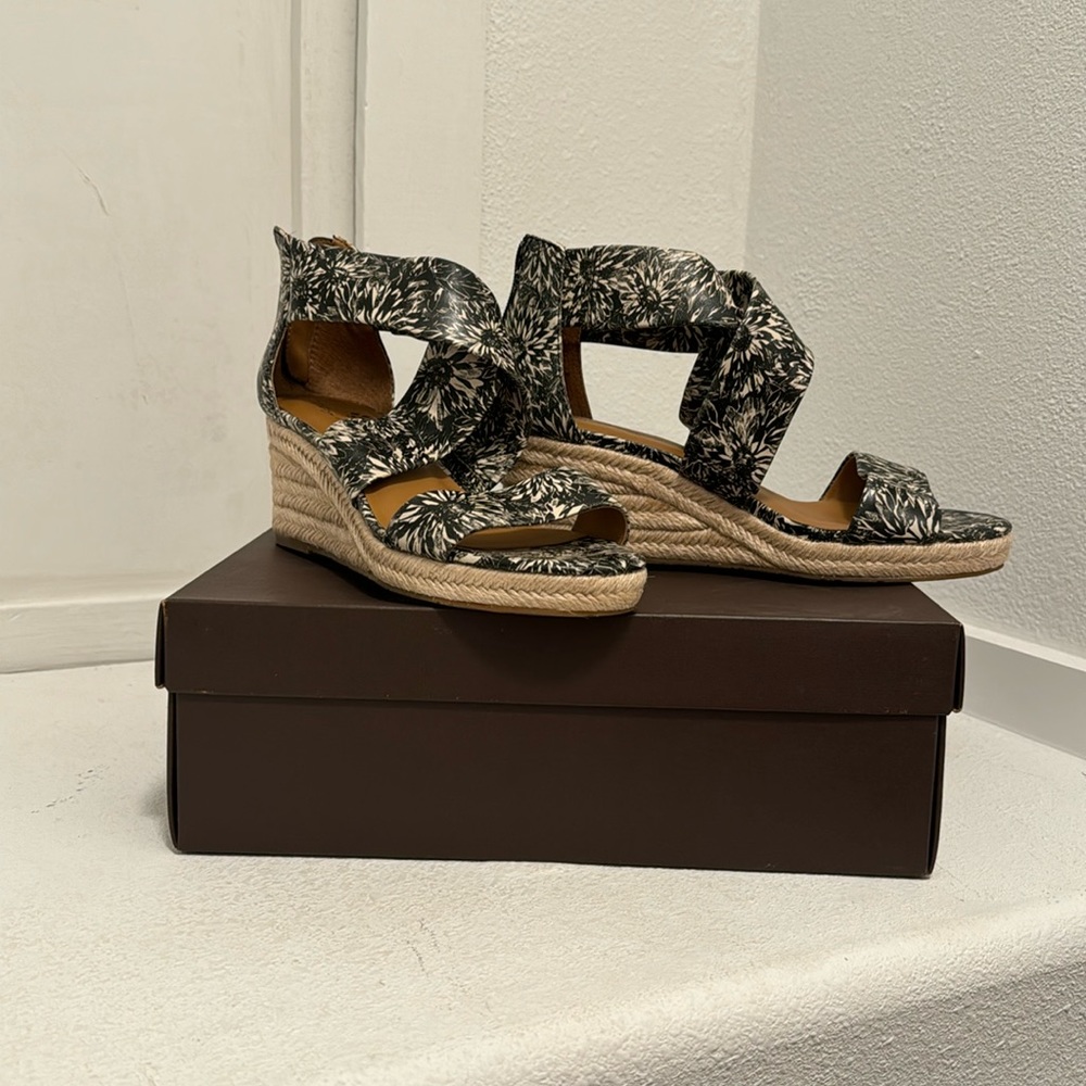 Patricia Nash Floral Wedge